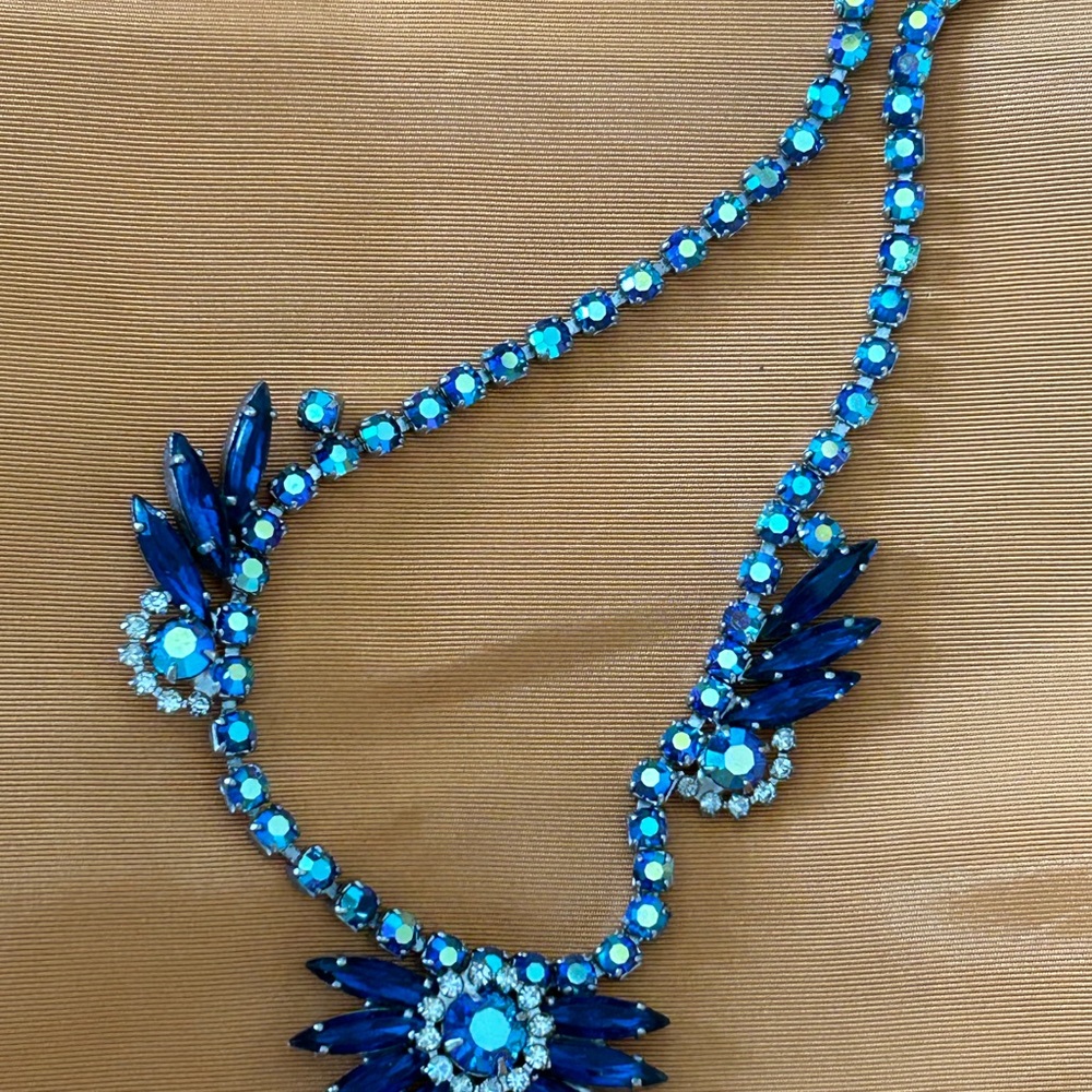 Source Unknown Silver Crystal Floral Brooch with Clear Stones